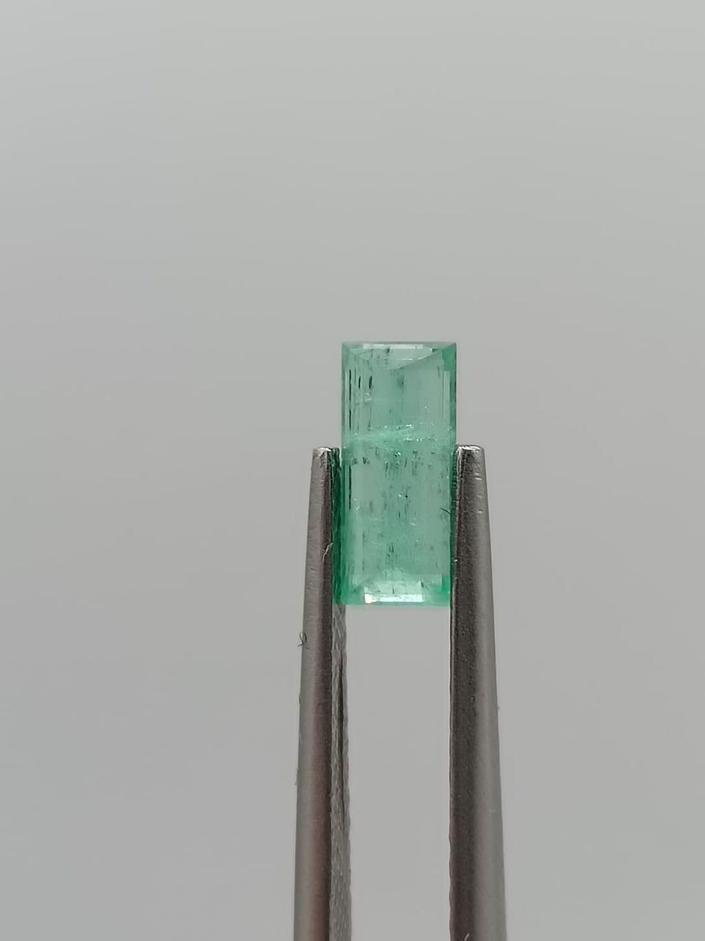 Esmeralda colombiana rectangular de 0.71ct