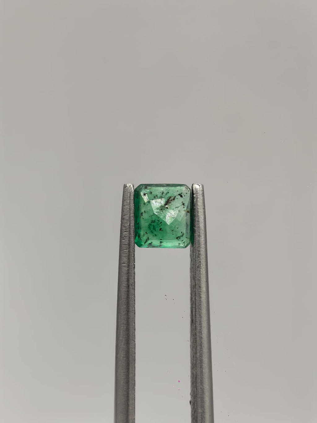 Esmeralda colombiana cuadrada de 0.39ct