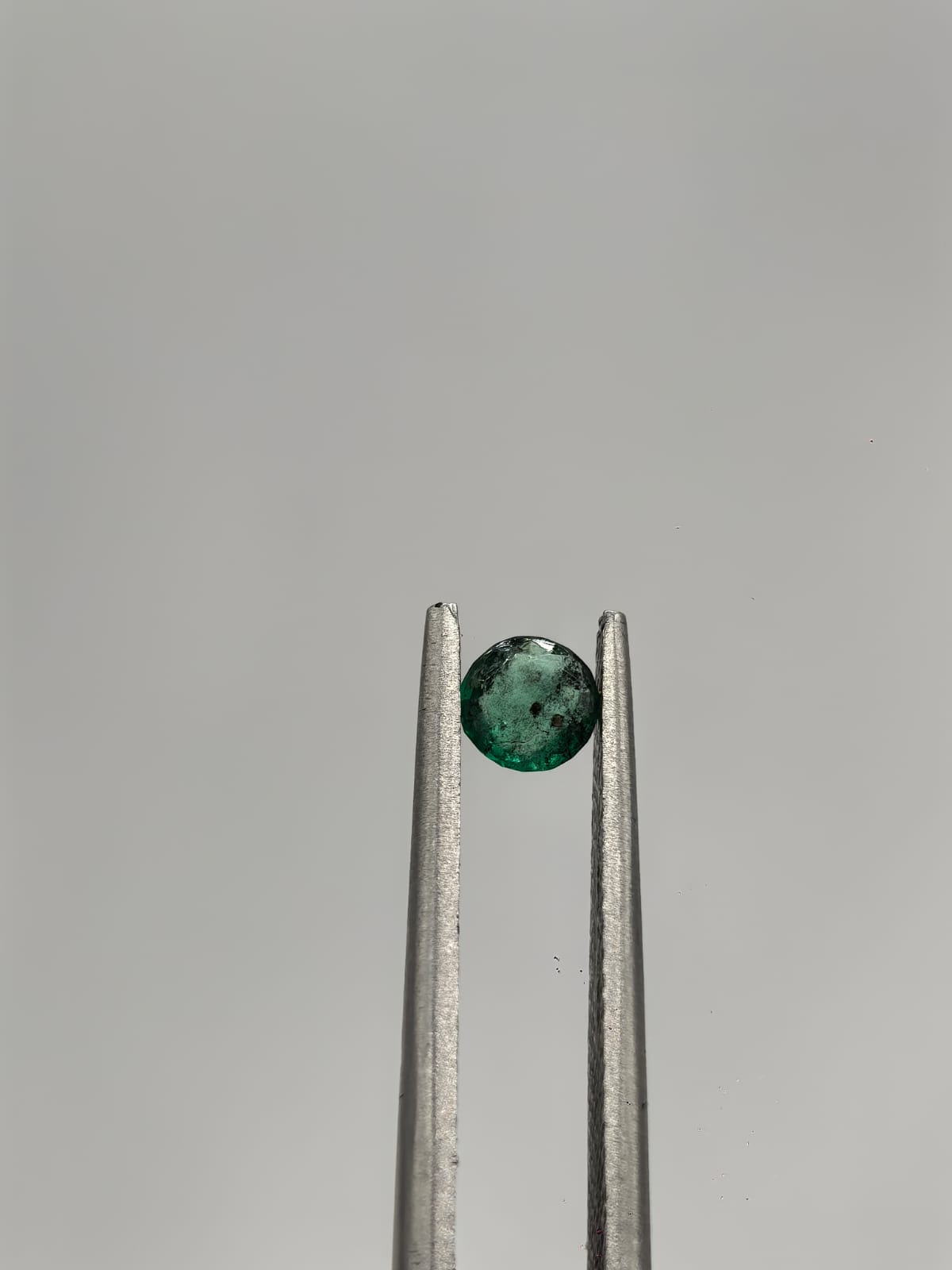 Esmeralda colombiana circular de 0.19ct