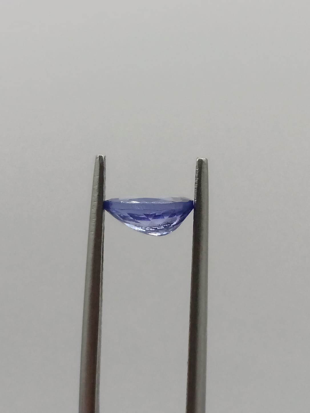 Tanzanita ovalada de 0.83ct