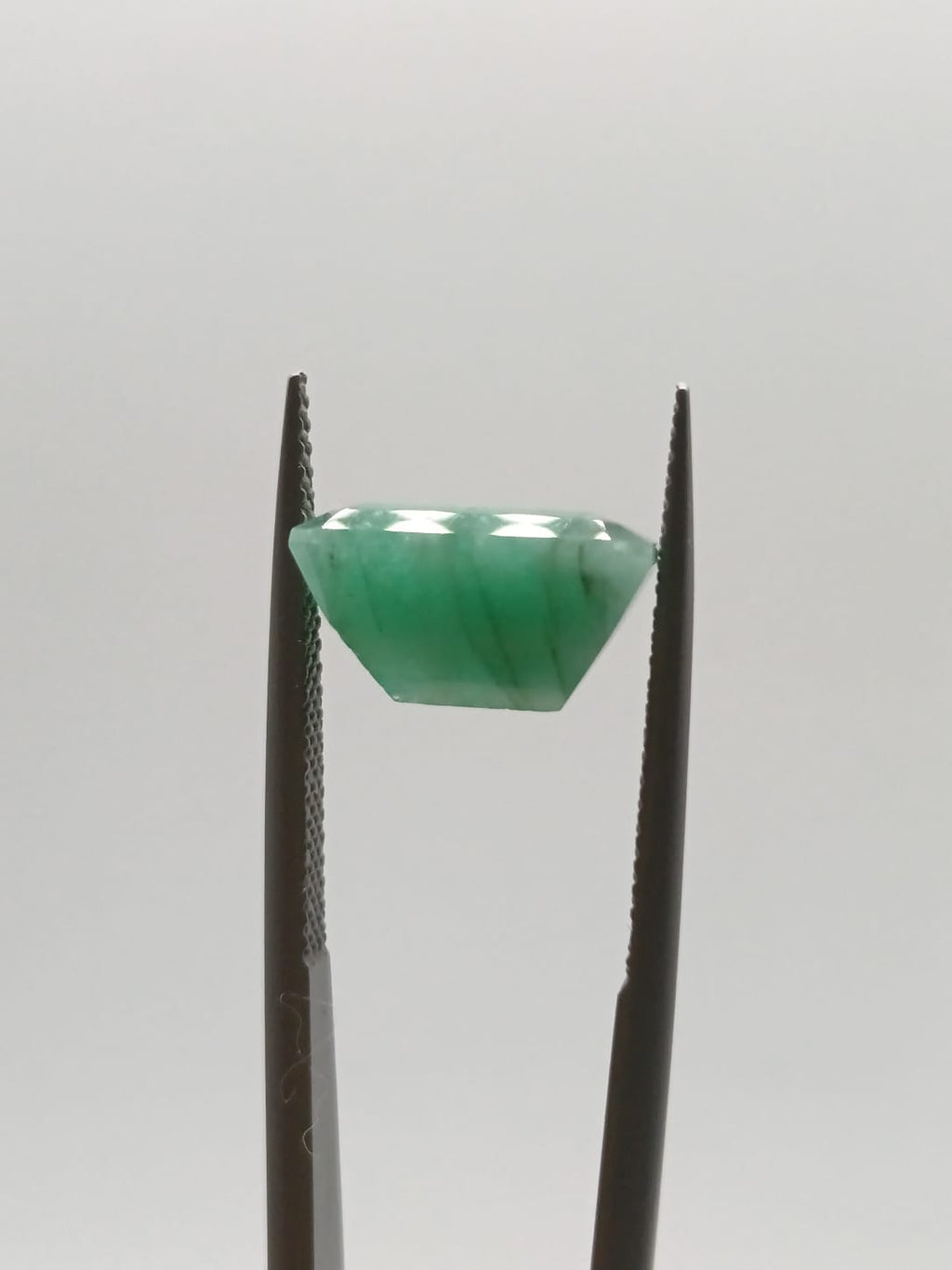 Esmeralda brasileña rectangular de 5.61ct