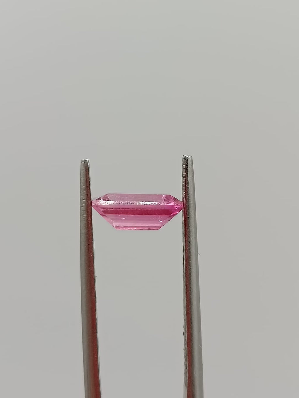 Turmalina rosa rectangular de 1.32ct