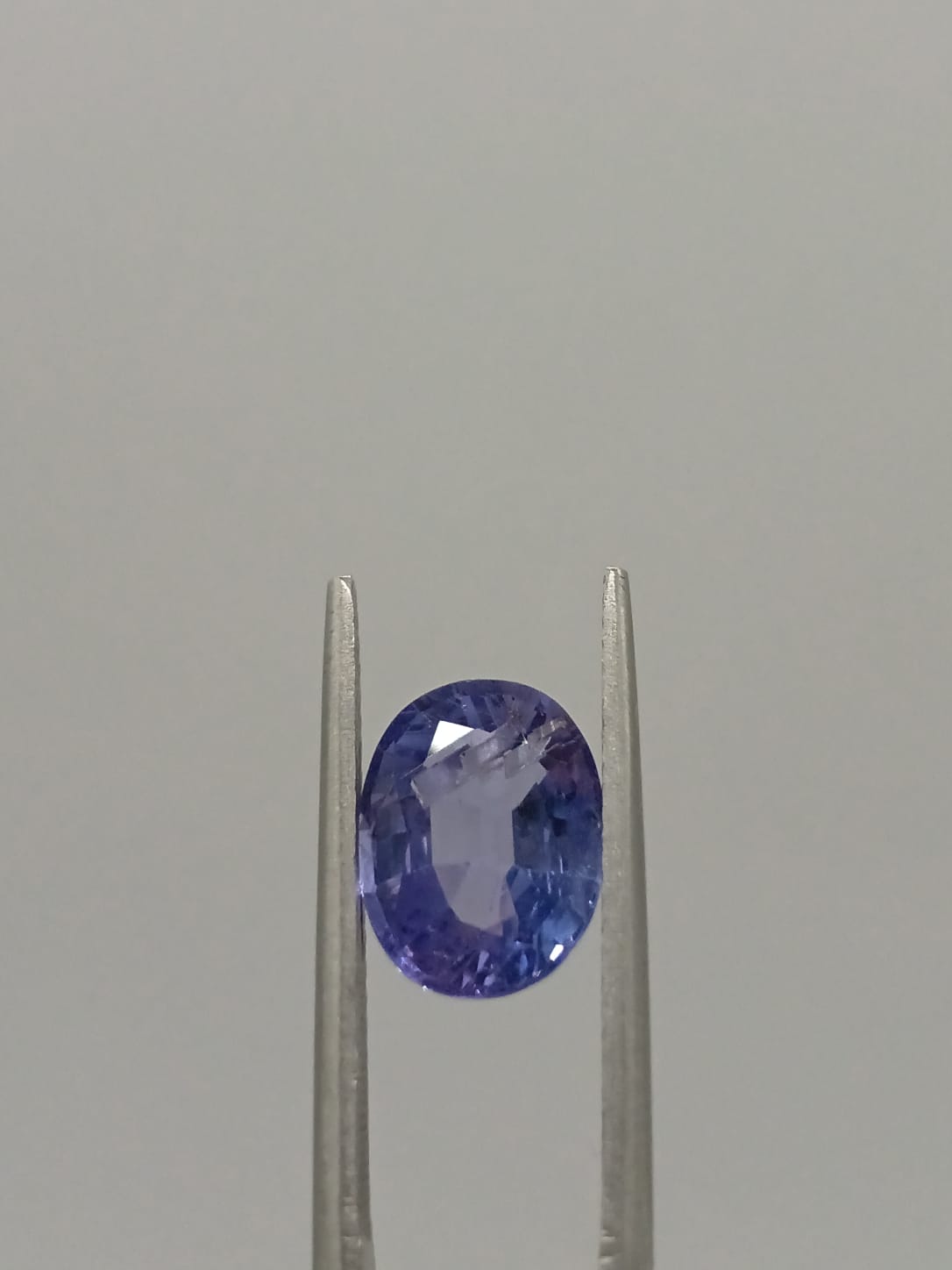 Tanzanita ovalada de 2.79ct