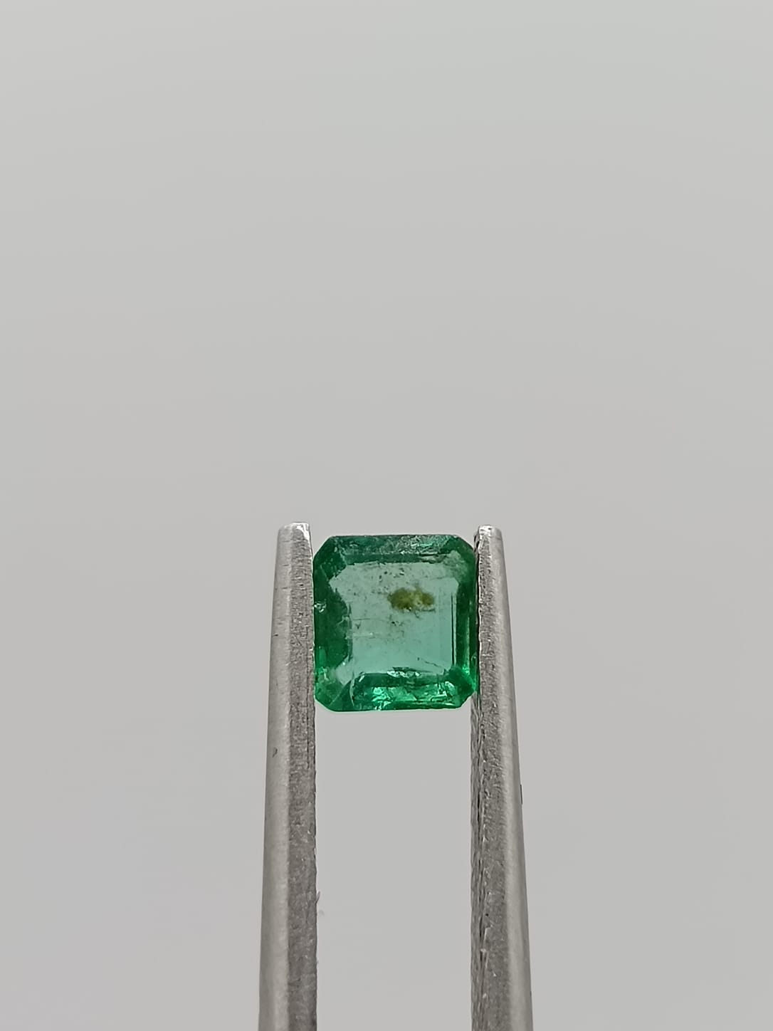 Esmeralda colombiana cuadrada de 0.41ct