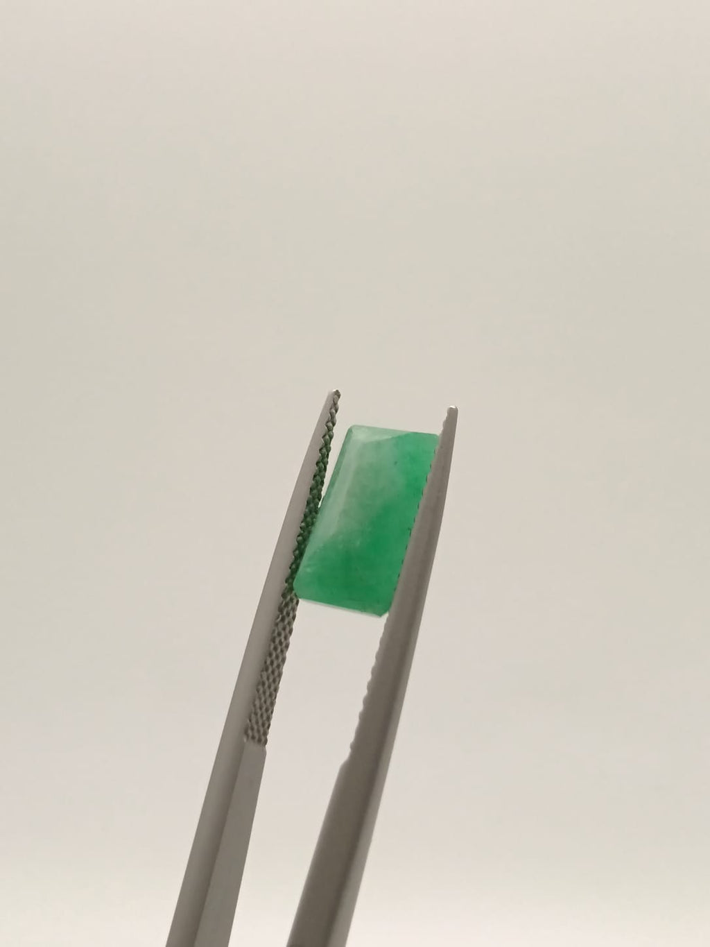 Esmeralda brasileña rectangular de 2.74ct