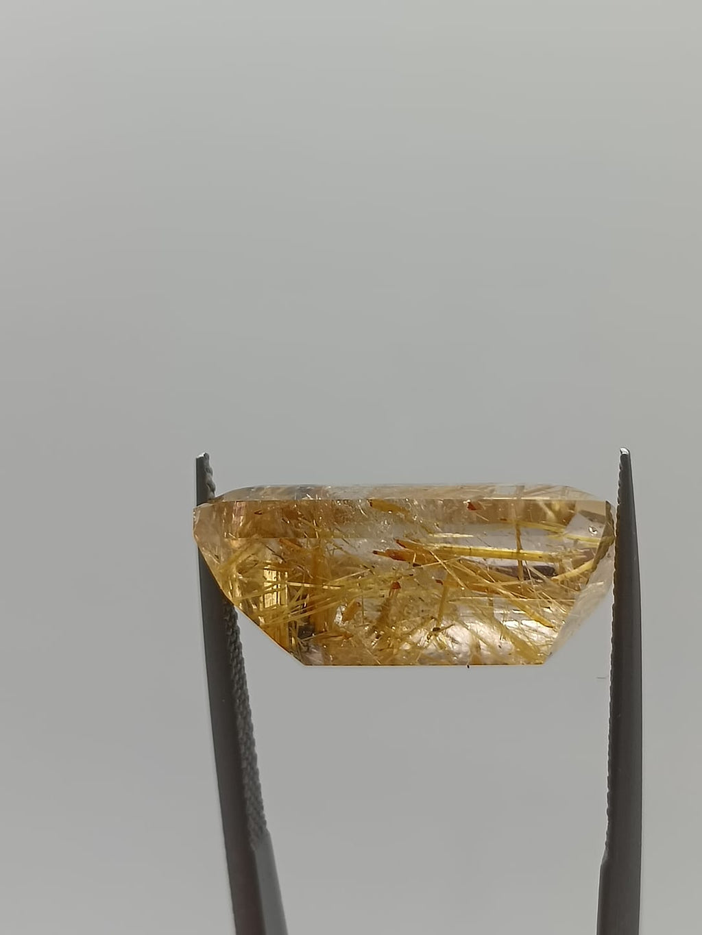 Cuarzo rutilado rectangular de 21.70ct