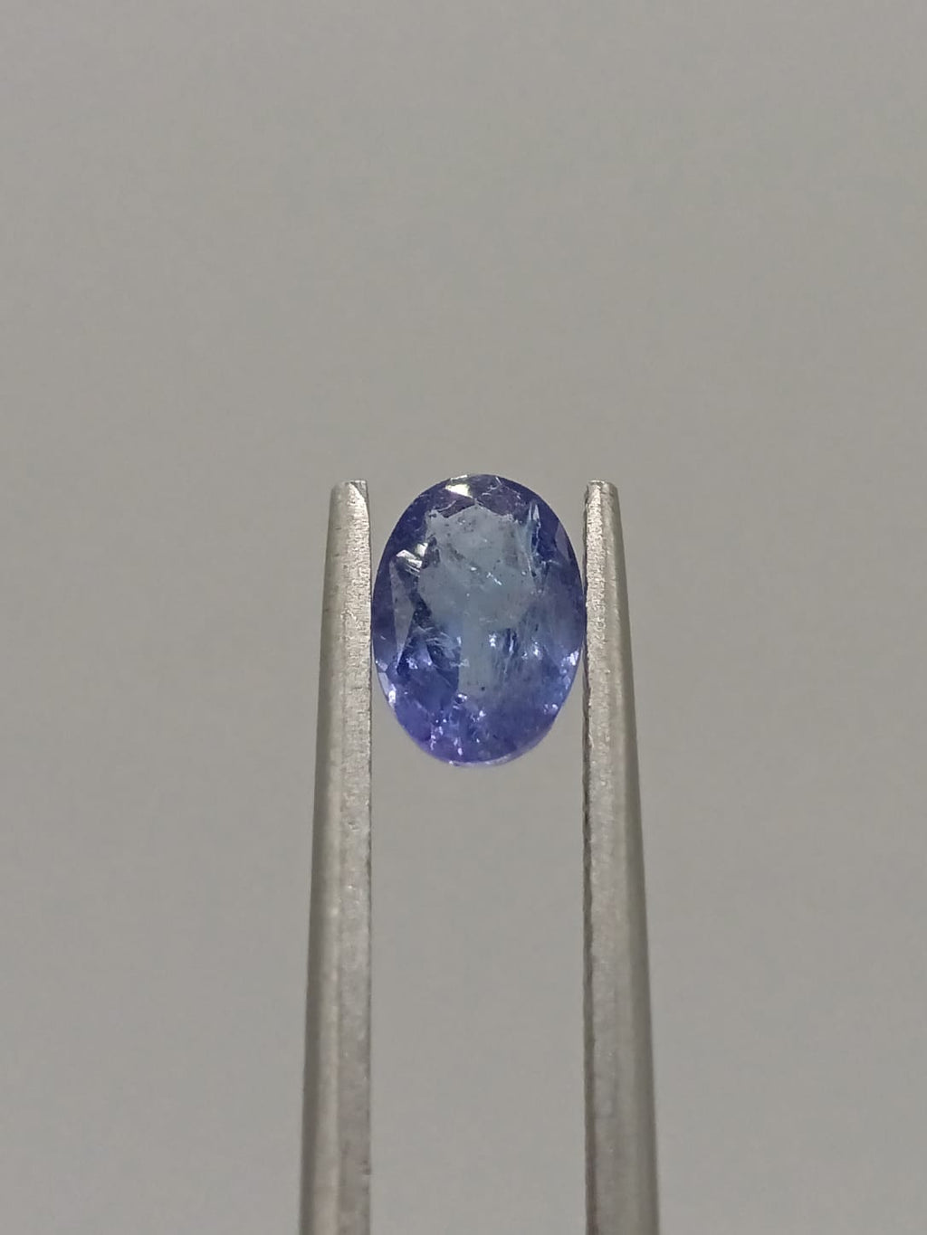 Tanzanita ovalada de 0.77ct
