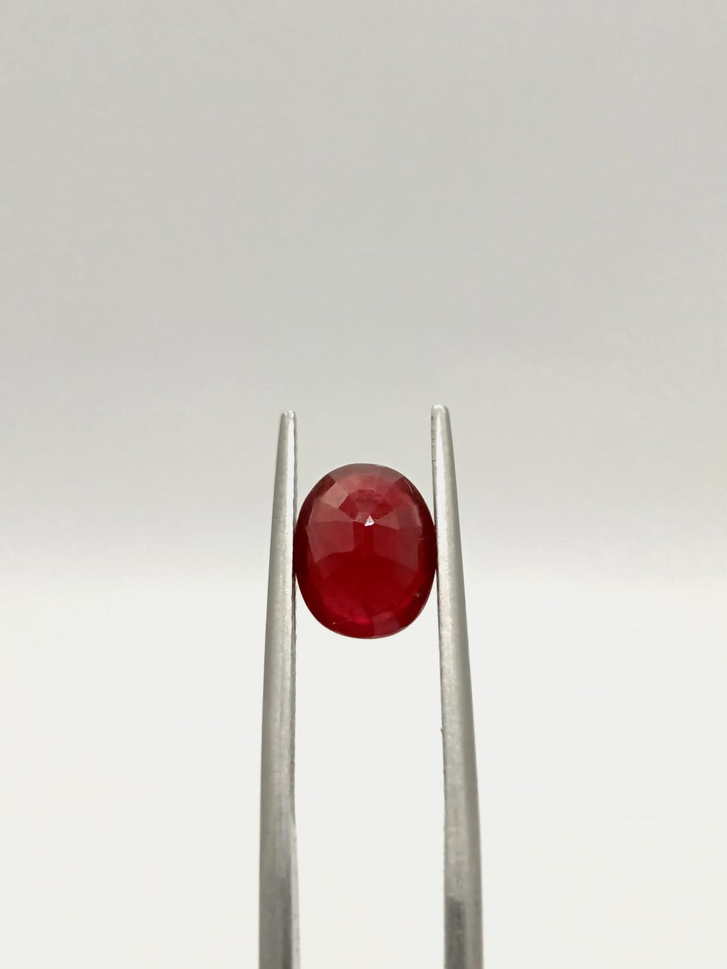 Rubí ovalado de 2.68ct