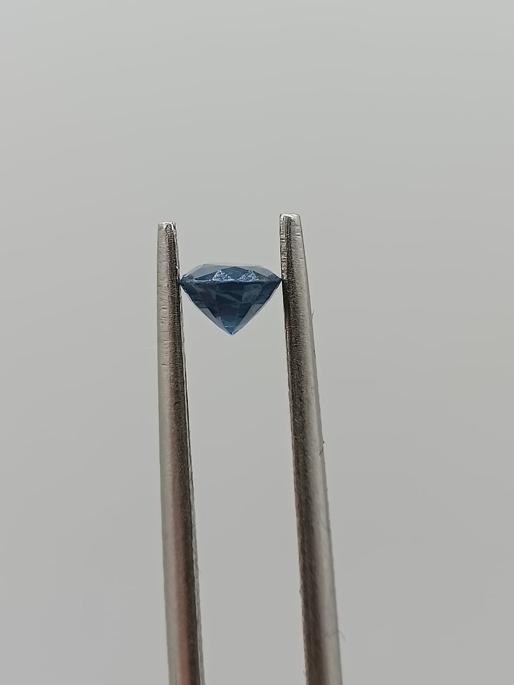 Zafiro ovalado de 0.66ct