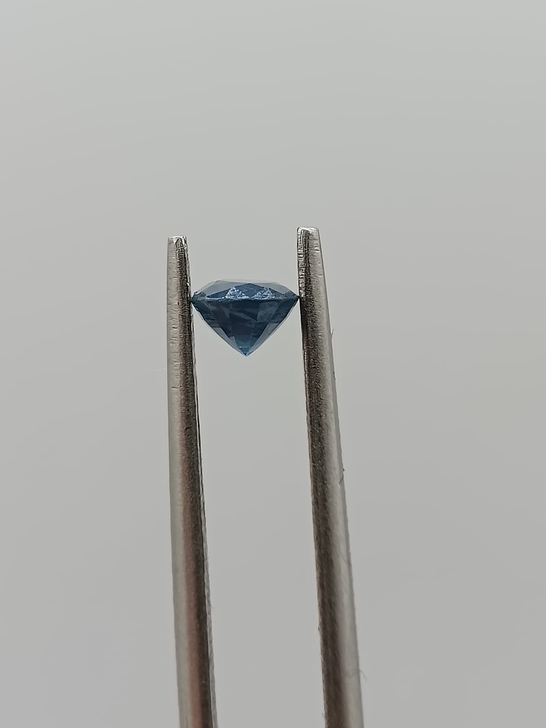 Zafiro ovalado de 0.66ct