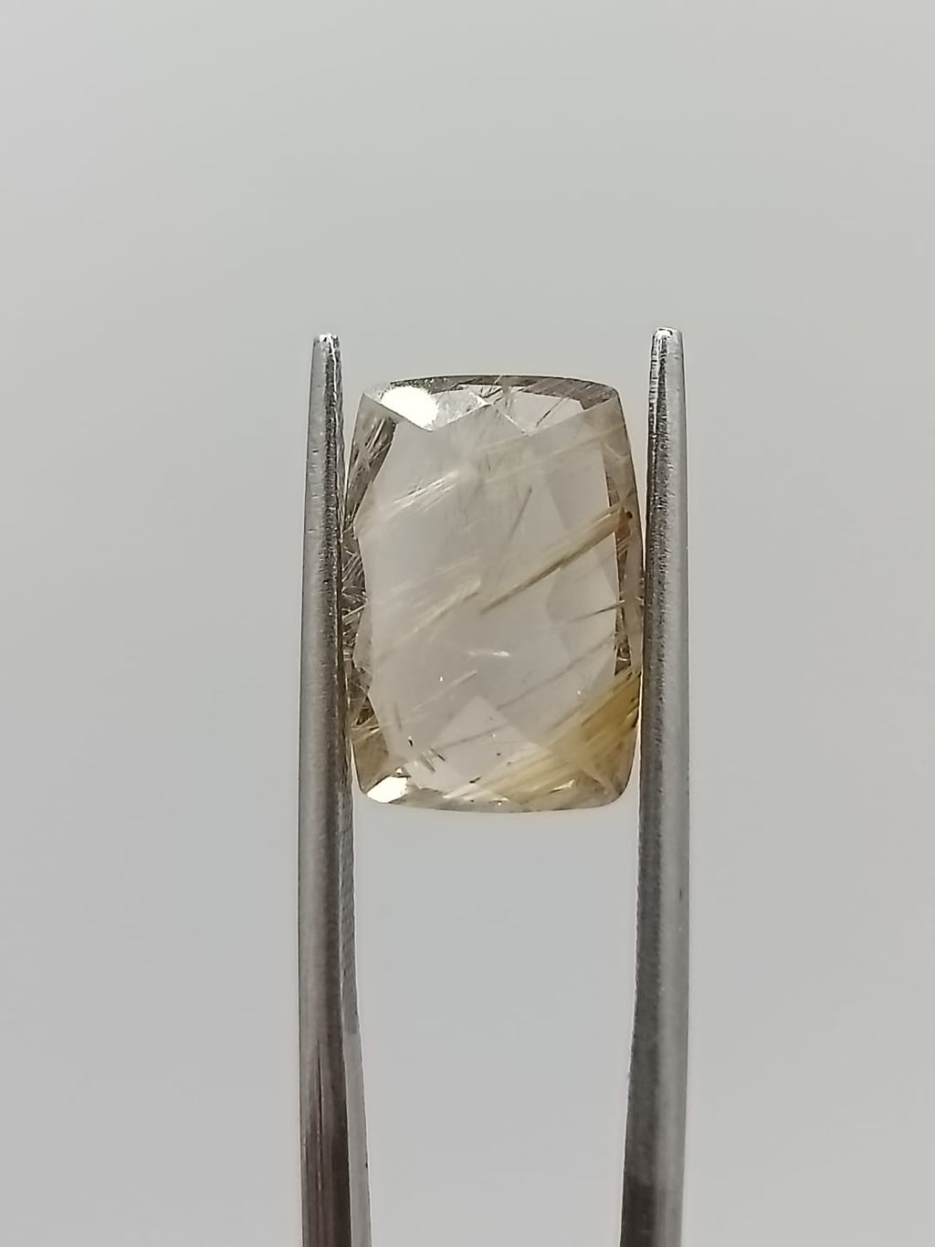 Cuarzo rutilado rectangular de 5.27ct