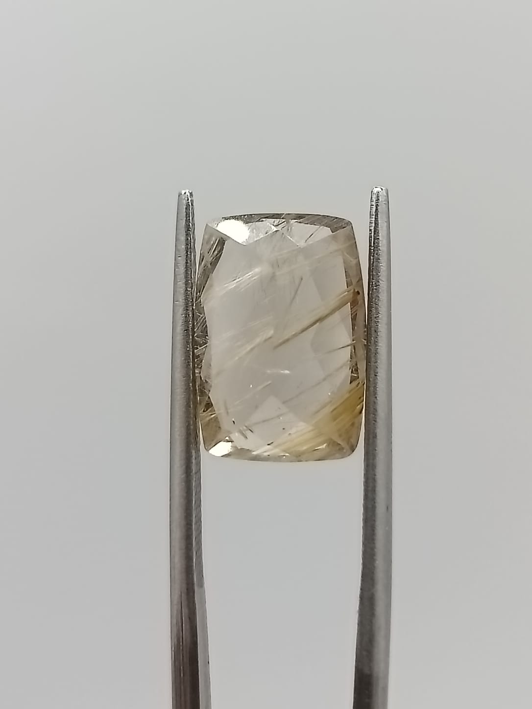 Cuarzo rutilado rectangular de 4.57ct