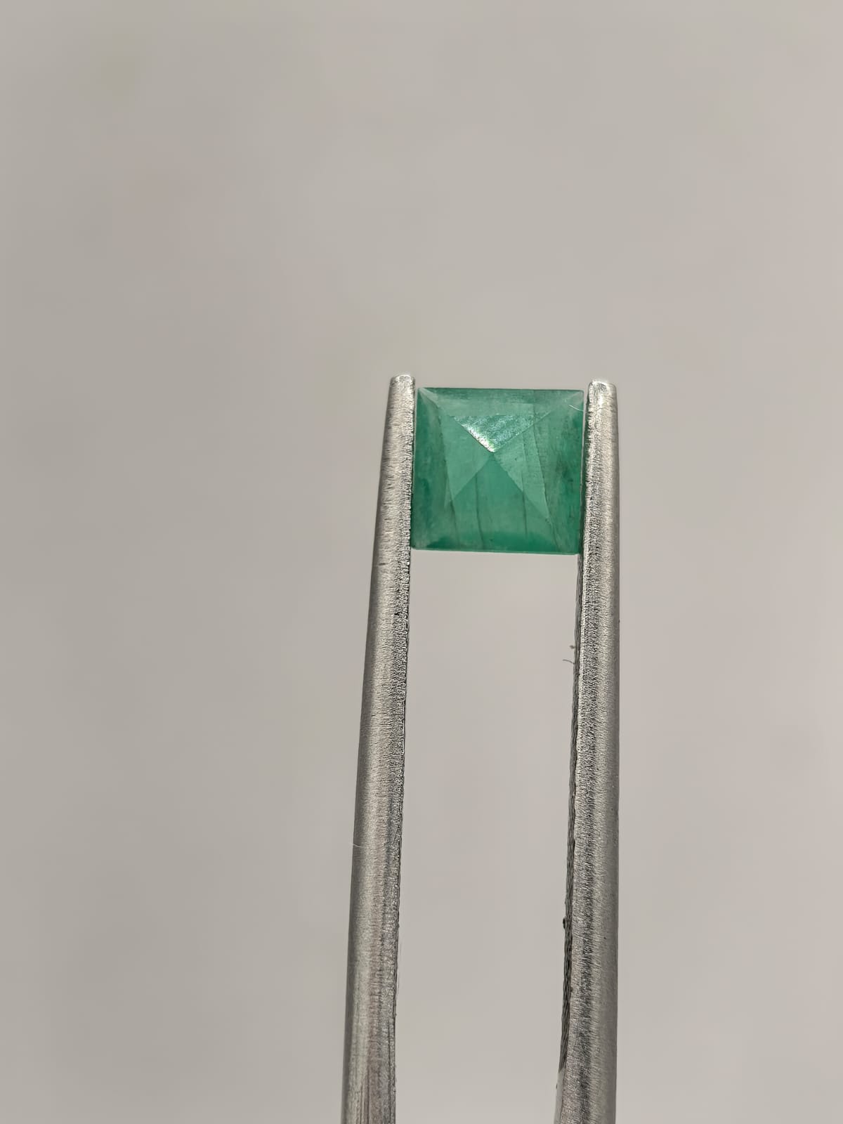 Esmeralda brasileña cuadrada de 0.55ct