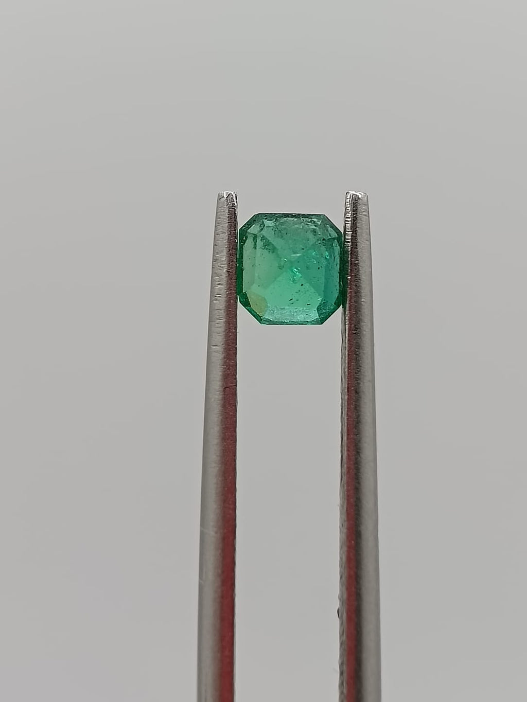 Esmeralda colombiana cuadrada de 0.41ct