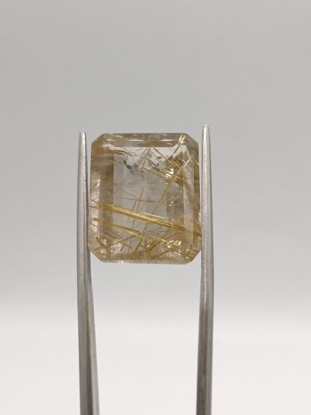 Cuarzo rutilado rectangular de 16.60ct
