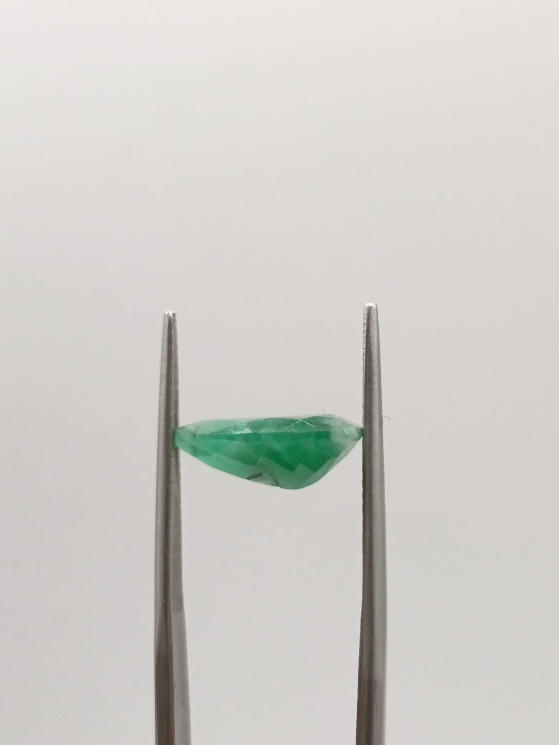 Esmeralda brasileña forma de gota de 2.89ct