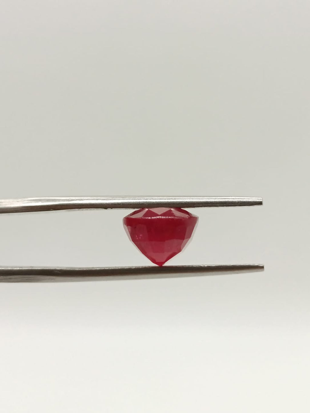 Rubí ovalado de 4.58ct