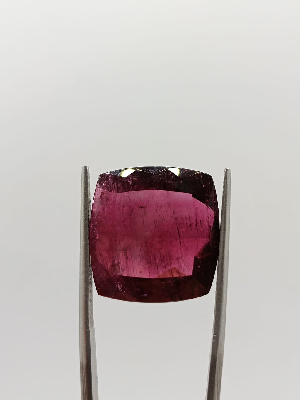 Turmalina rubelita cuadrada 20.80ct