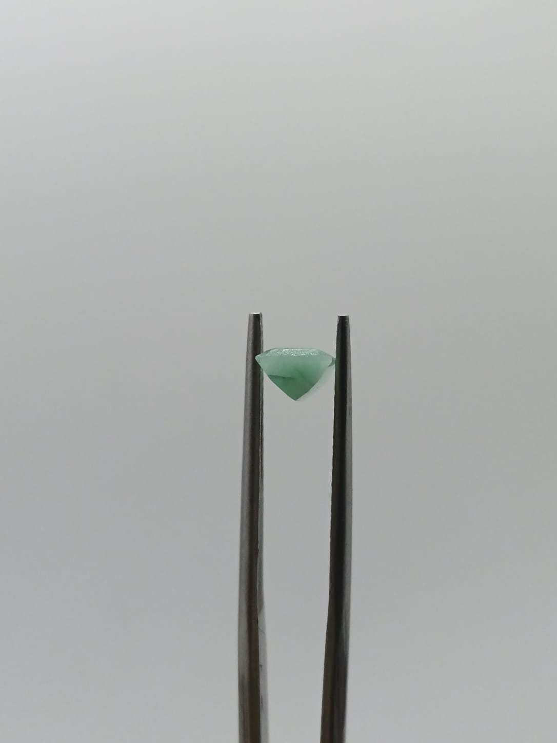 Esmeralda brasileña rectangular de  1.27ct