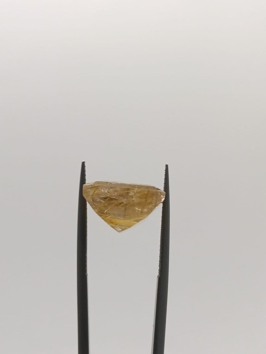Cuarzo rutilado rectangular de 18.22ct