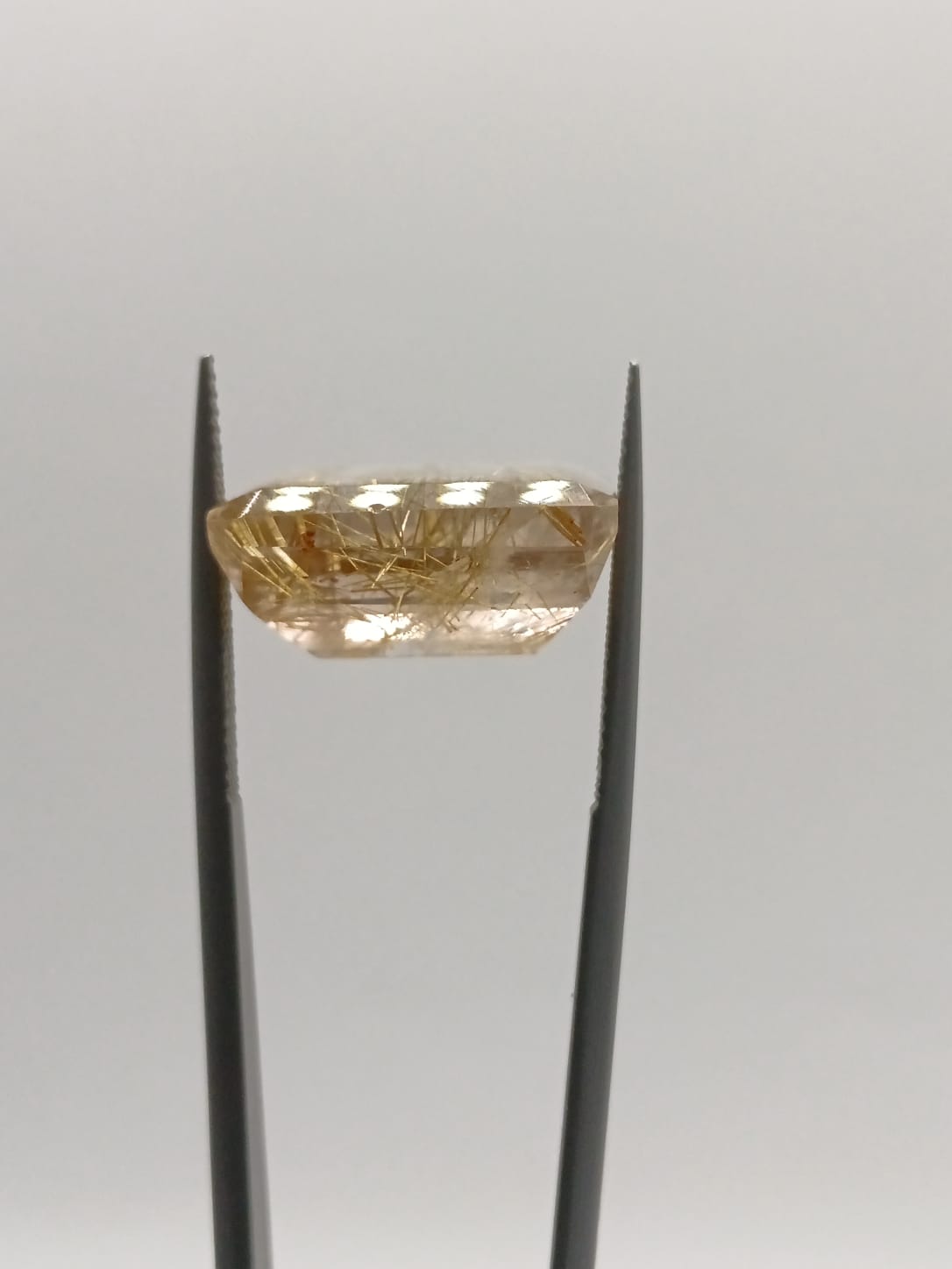 Cuarzo rutilado rectangular de 18.22ct