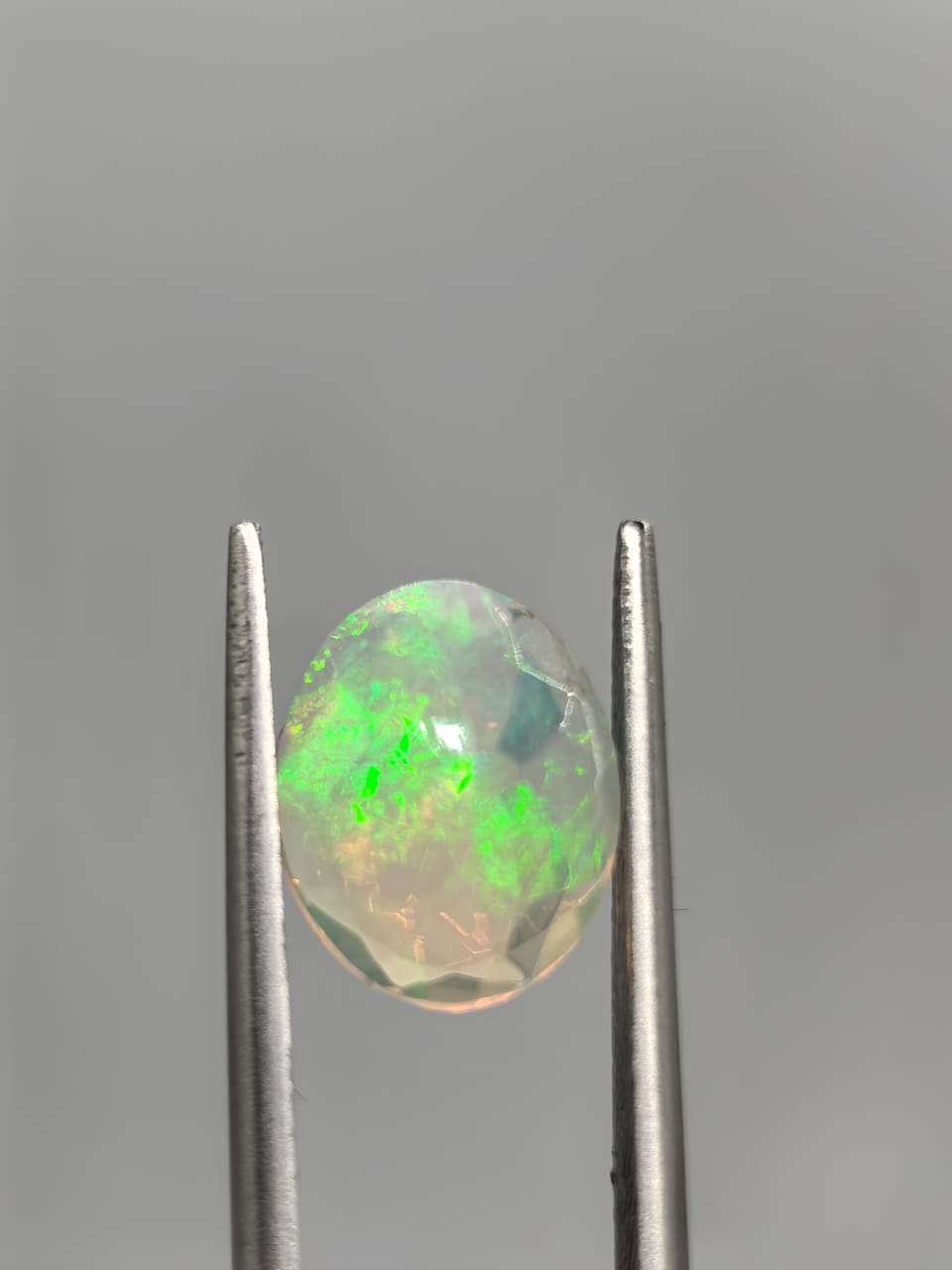 Ópalo ovalado de 1.96ct