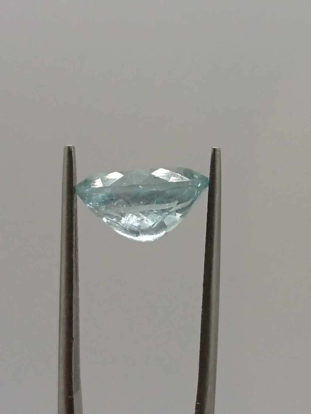 Aguamarina ovalada de 3.33ct