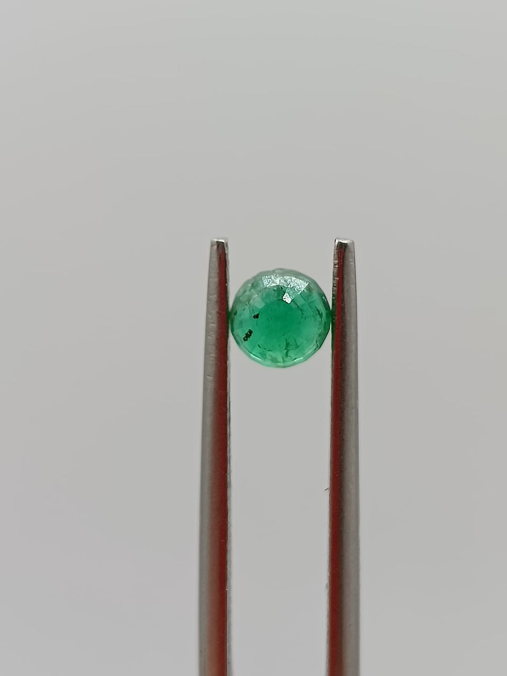 Esmeralda colombiana circular de 0.36
