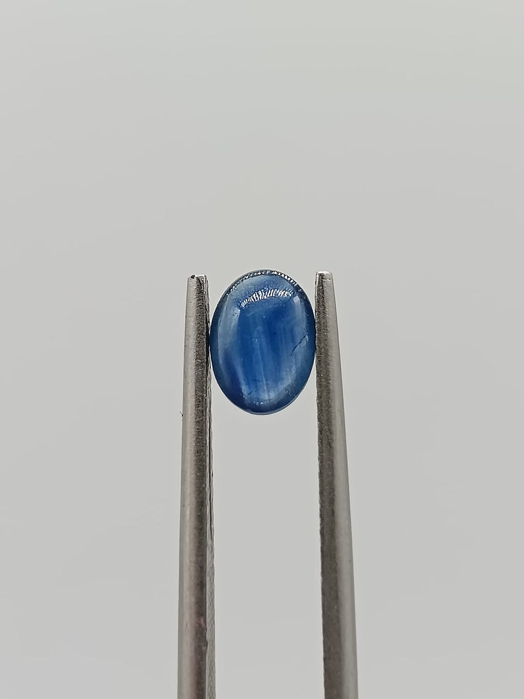 Zafiro ovalado de 0.82ct