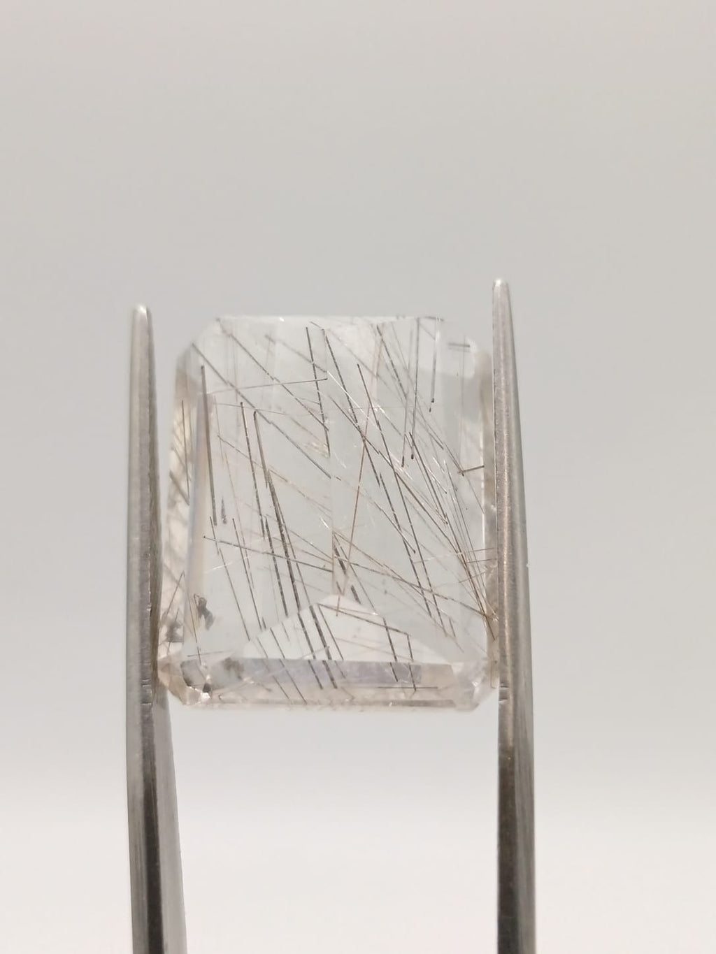 Cuarzo rutilado rectangular de 24.11ct