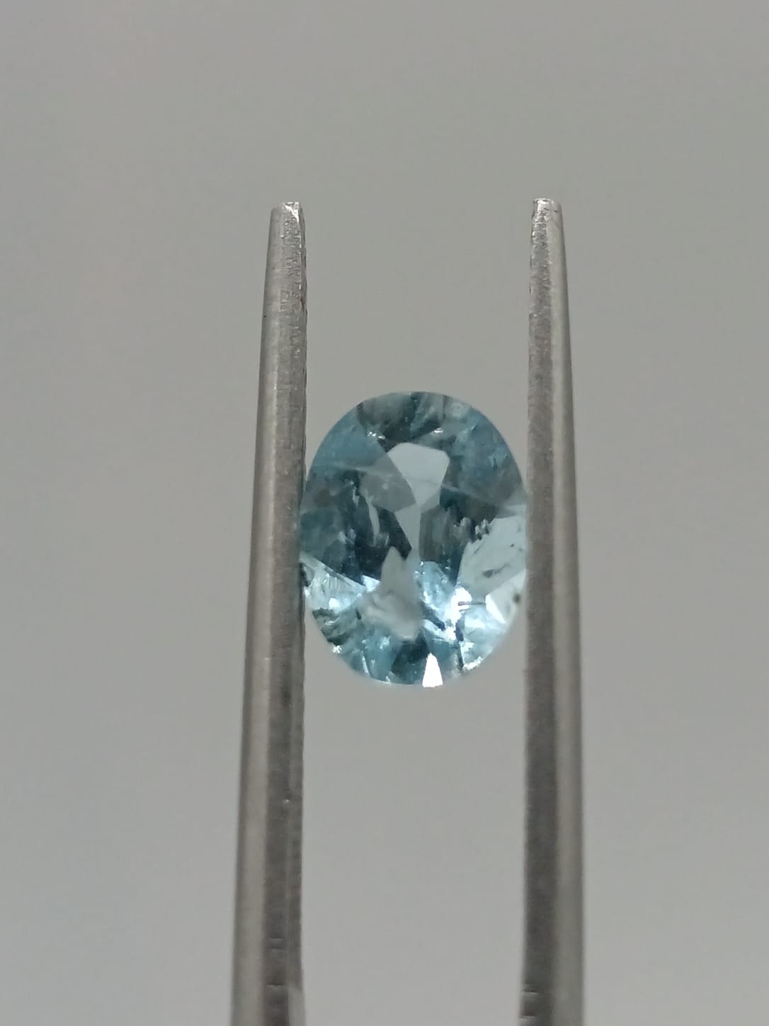 Aguamarina ovalada de 1.07ct