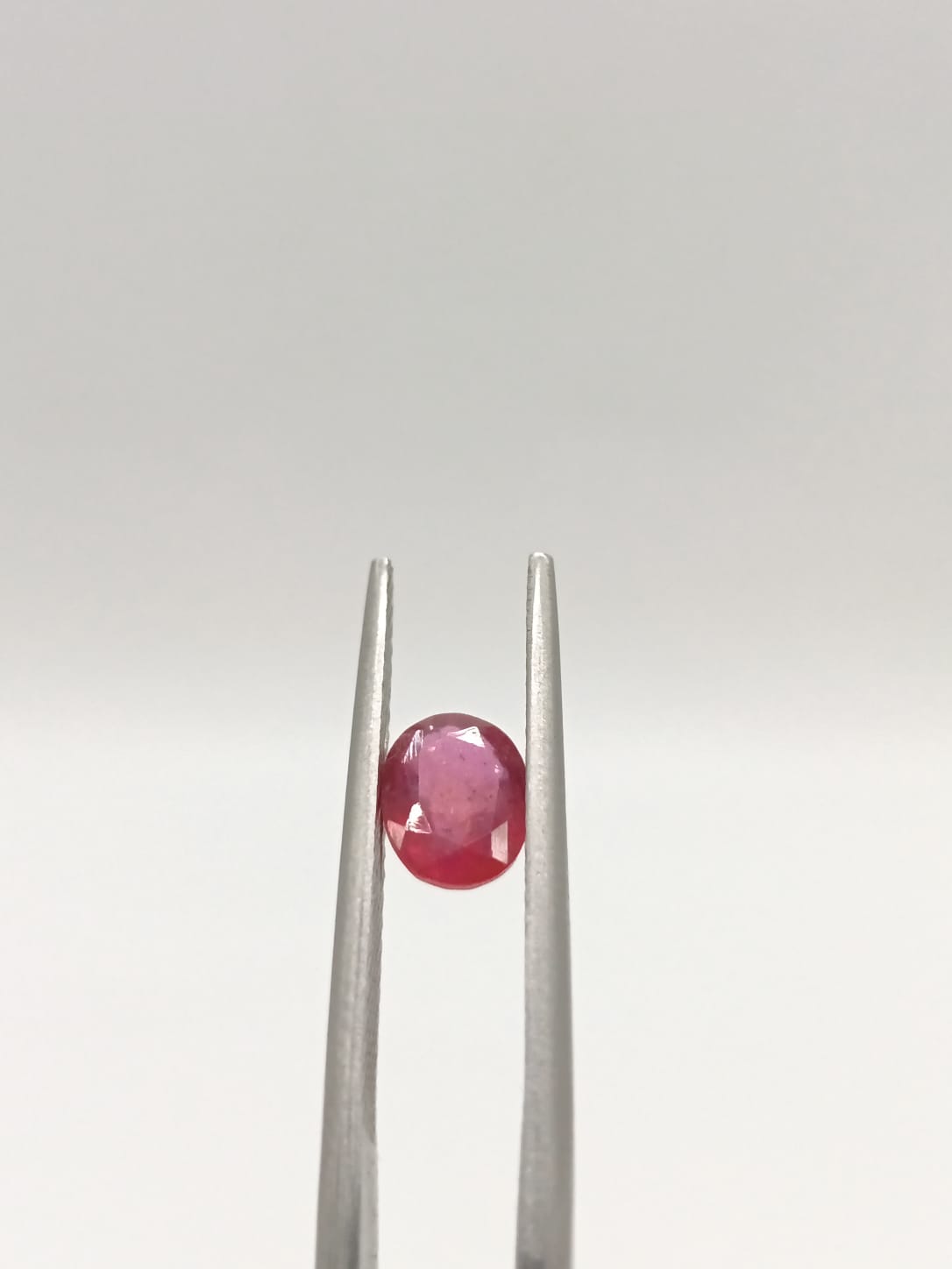 Rubí ovalado de 1.03ct