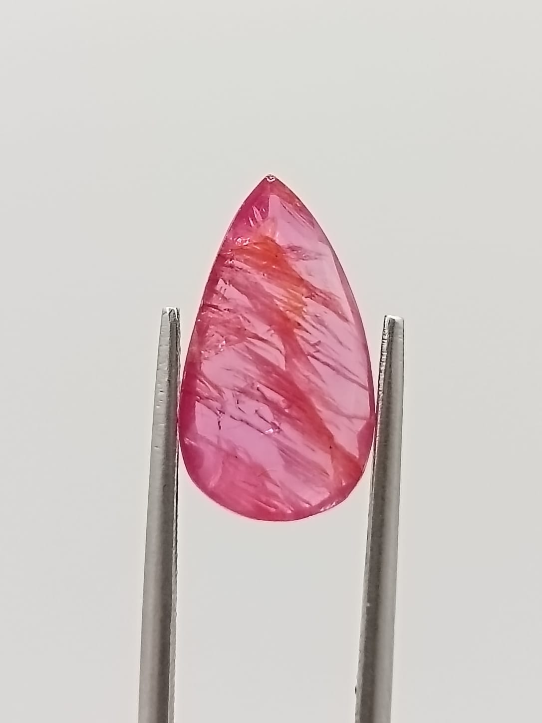 Rubí corte fancy de 3.47ct