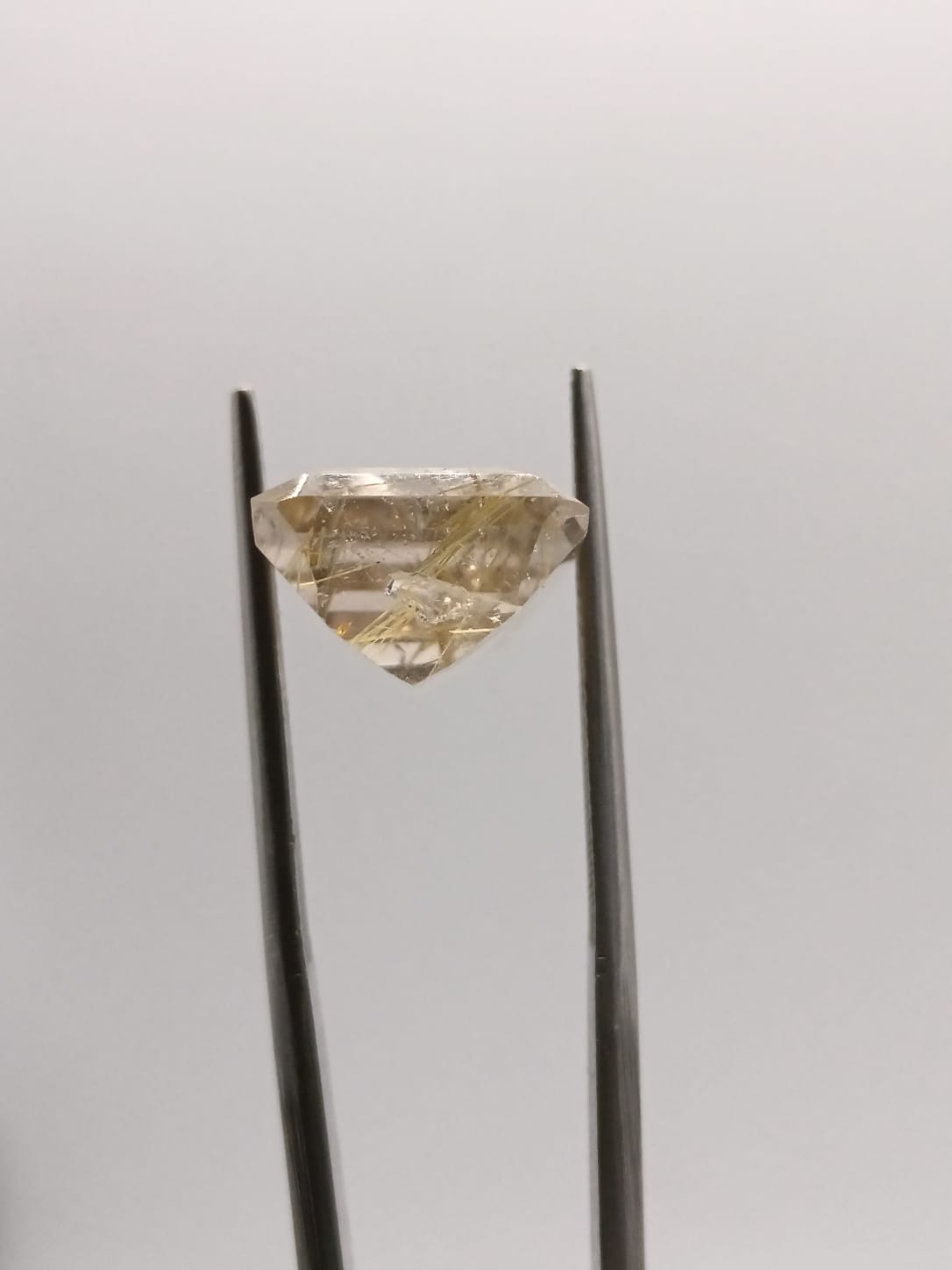 Cuarzo rutilado rectangular de 11.23ct
