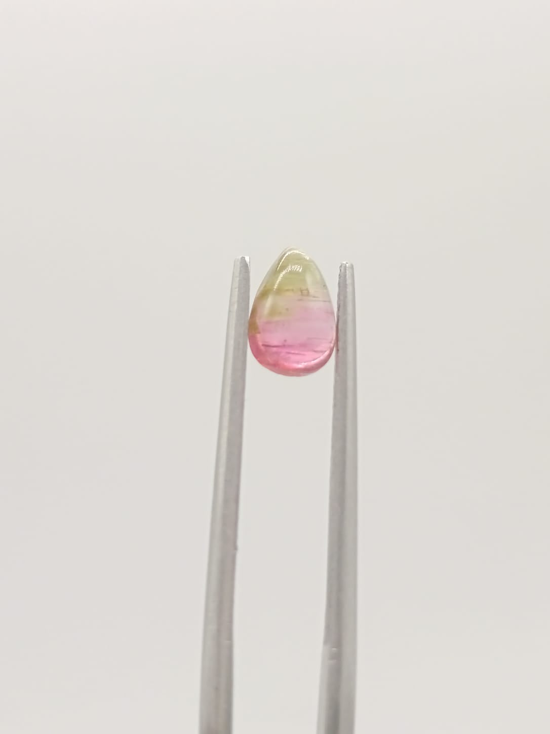 Turmalina sandia forma de gota de 0.68ct