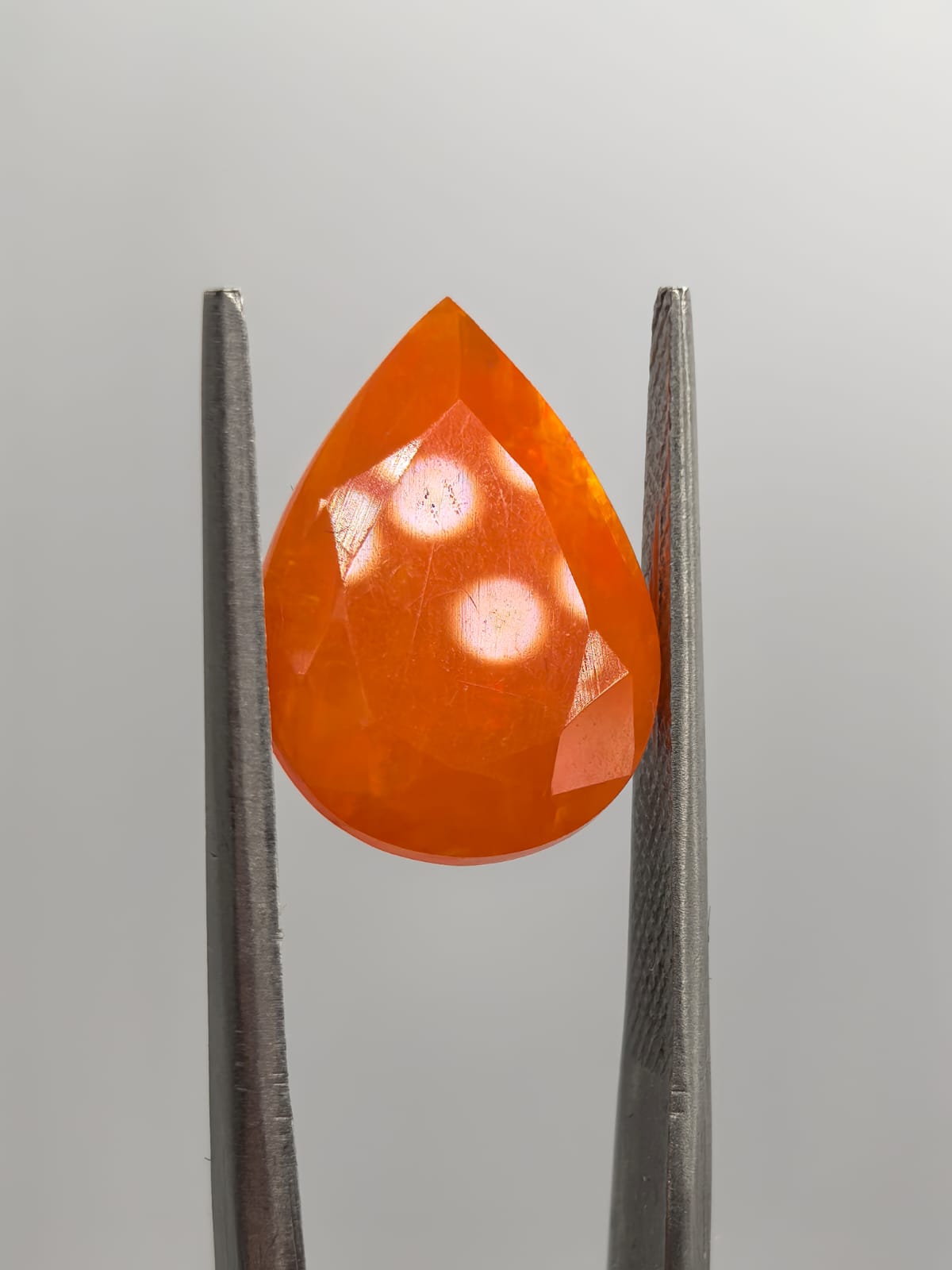 Ópalo forma de gota de 3.68ct