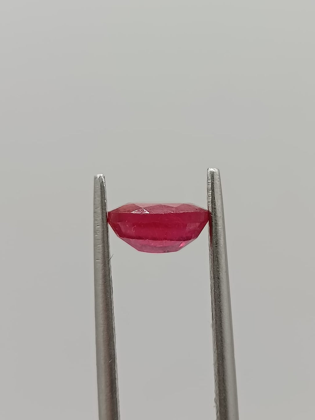 Rubí ovalado de 1.34ct