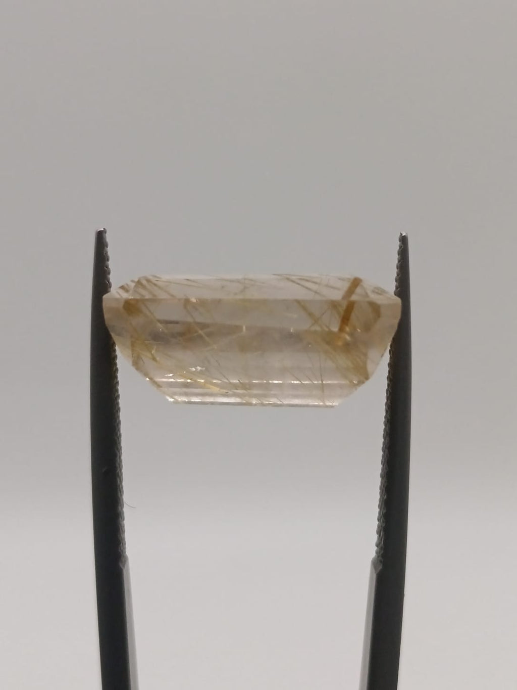 Cuarzo rutilado rectangular de 14.87ct