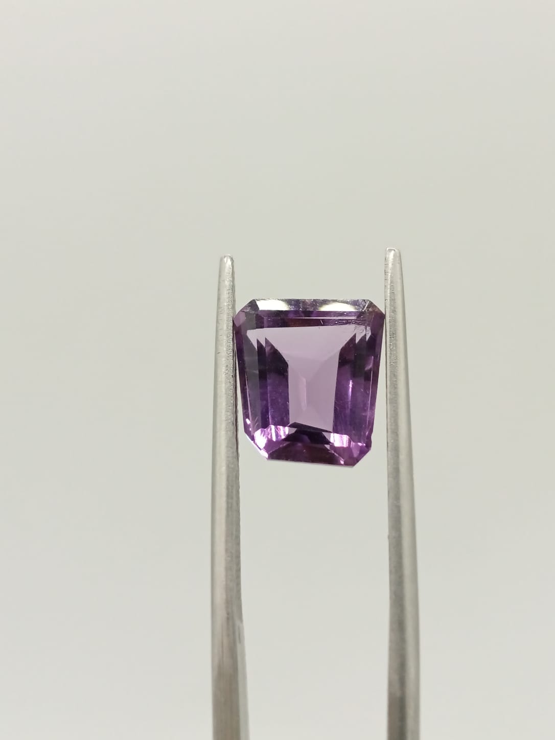 Amatista forma trapezoide de 2.94ct