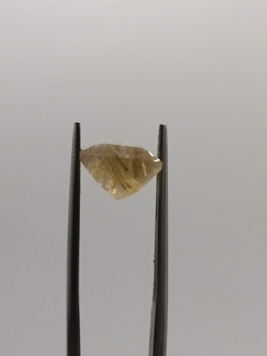Cuarzo rutilado rectangular de 5.88ct