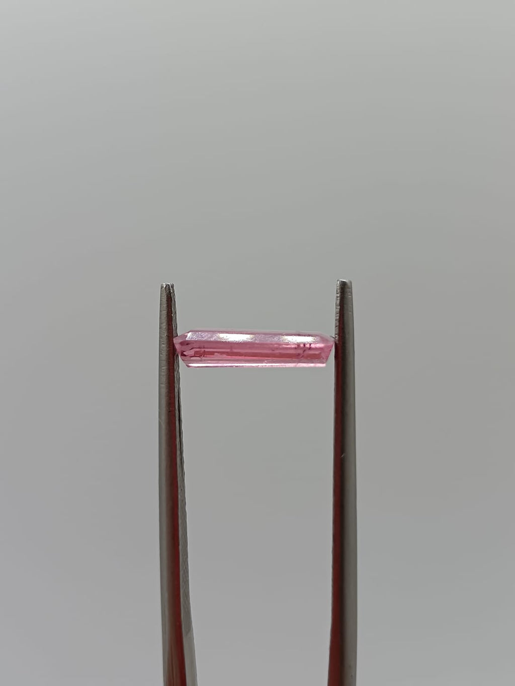 Turmalina rosa rectangular de 0.82ct