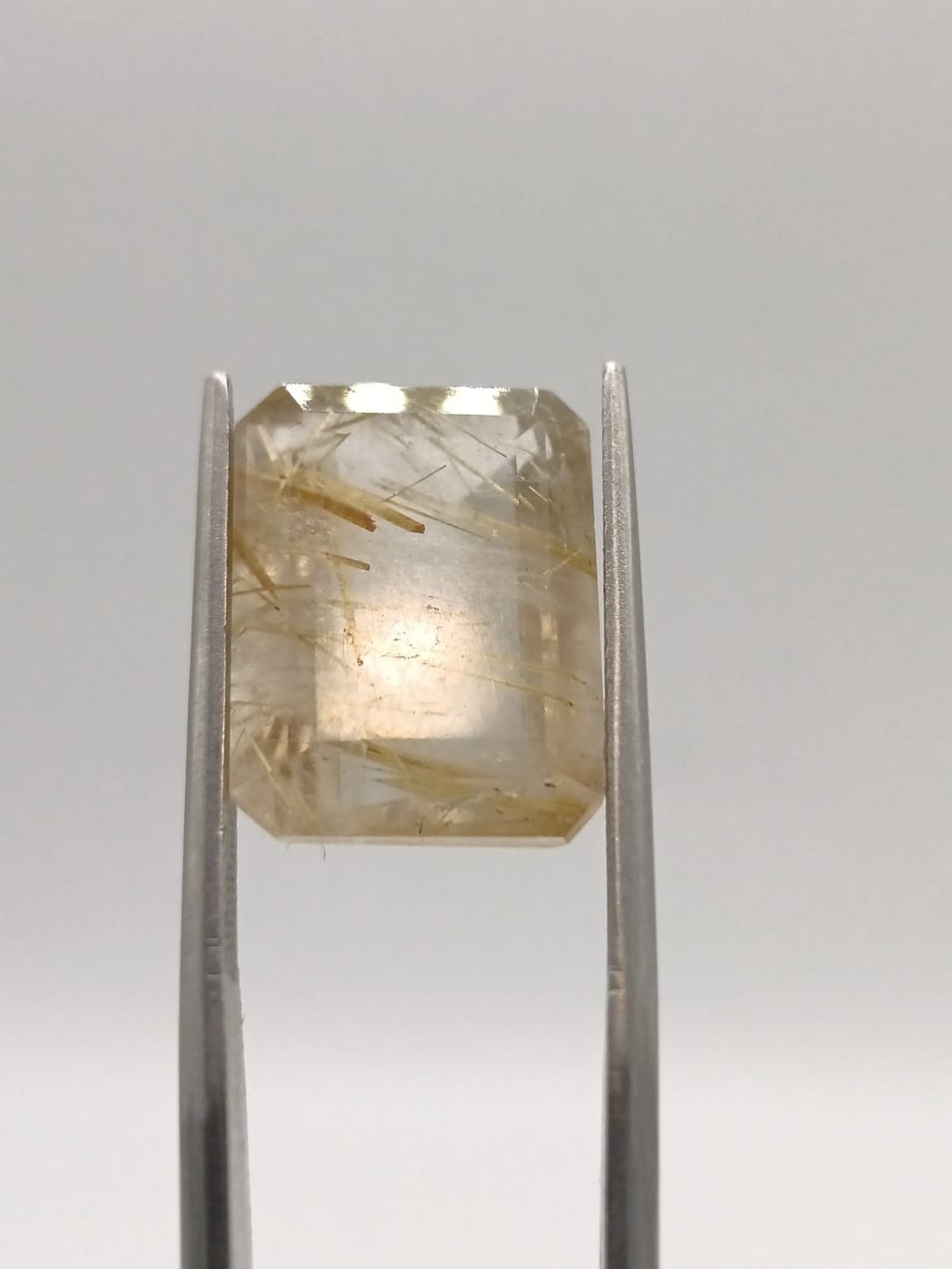 Cuarzo rutilado rectangular de 12.06ct