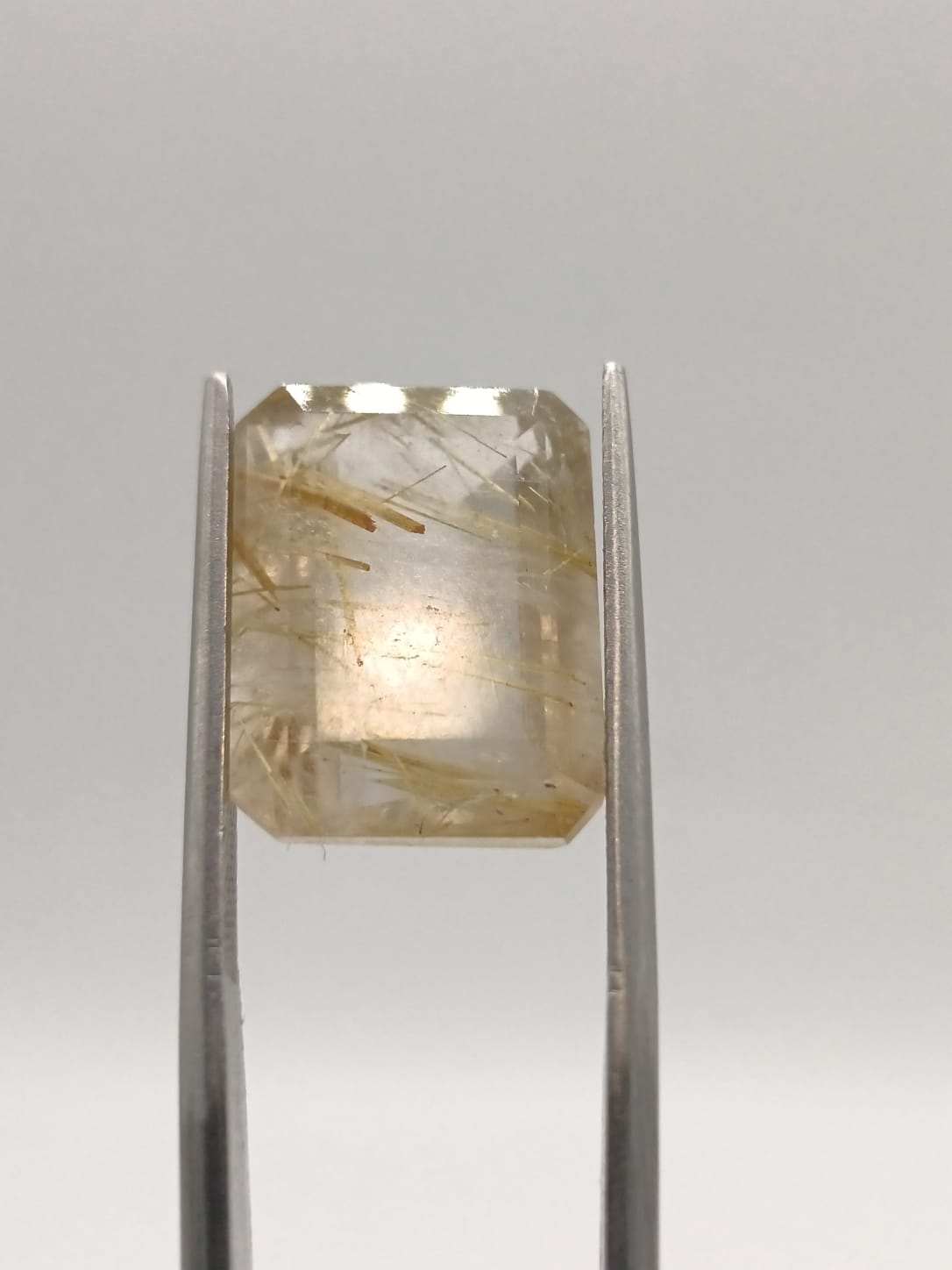 Cuarzo rutilado rectangular de 12.06ct
