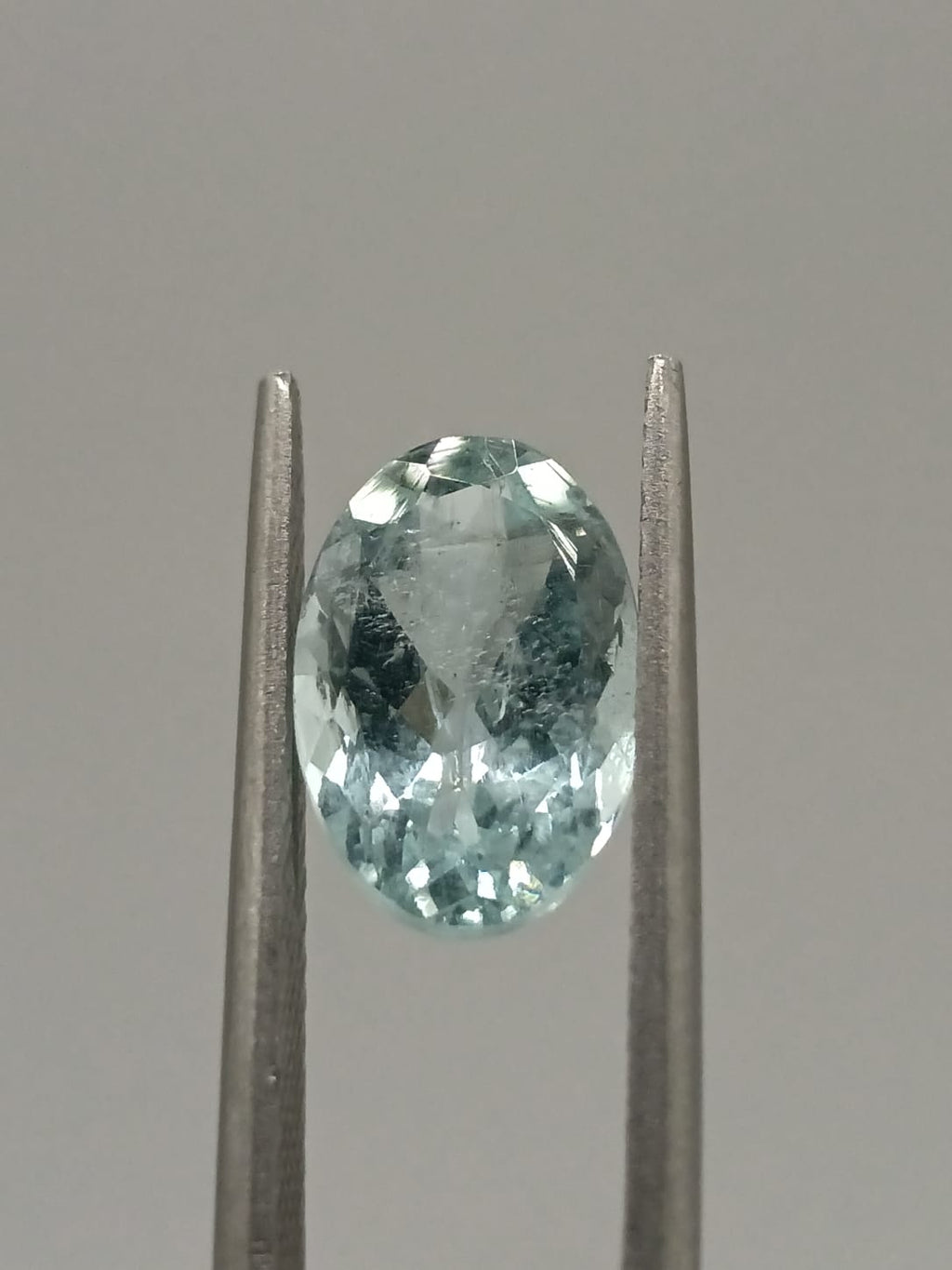 Aguamarina ovalada de 2.65ct
