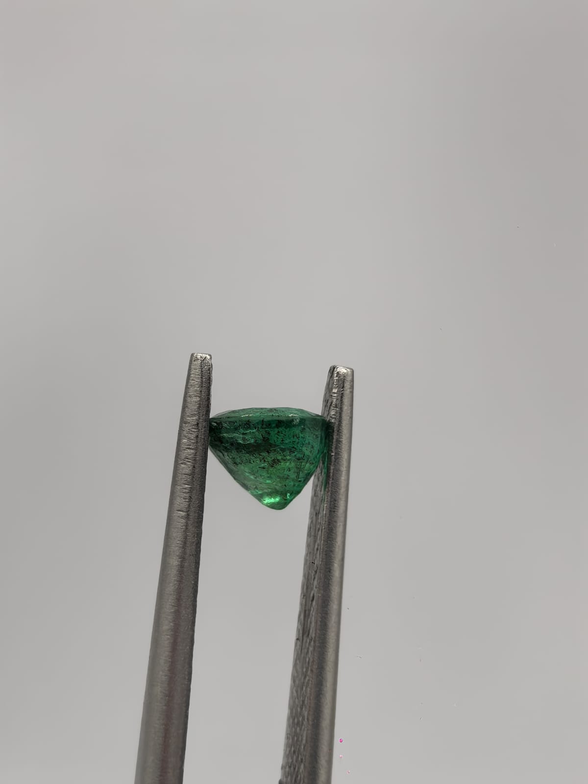 Esmeralda colombiana circular de 0.52ct