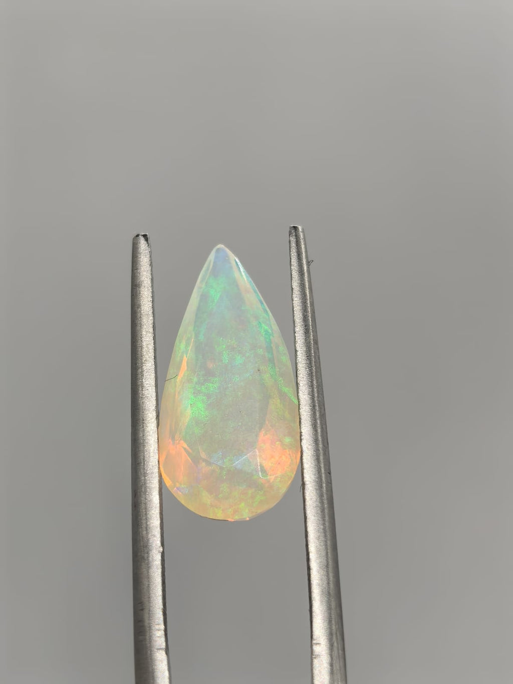 Ópalo forma de gota de 2.02ct