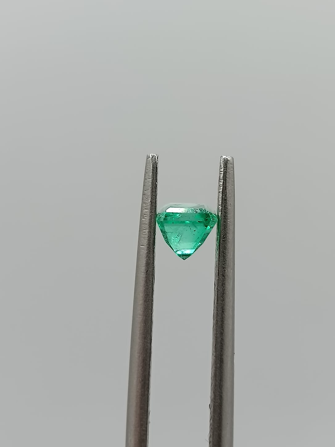 Esmeralda colombiana cuadrada de 0.45ct
