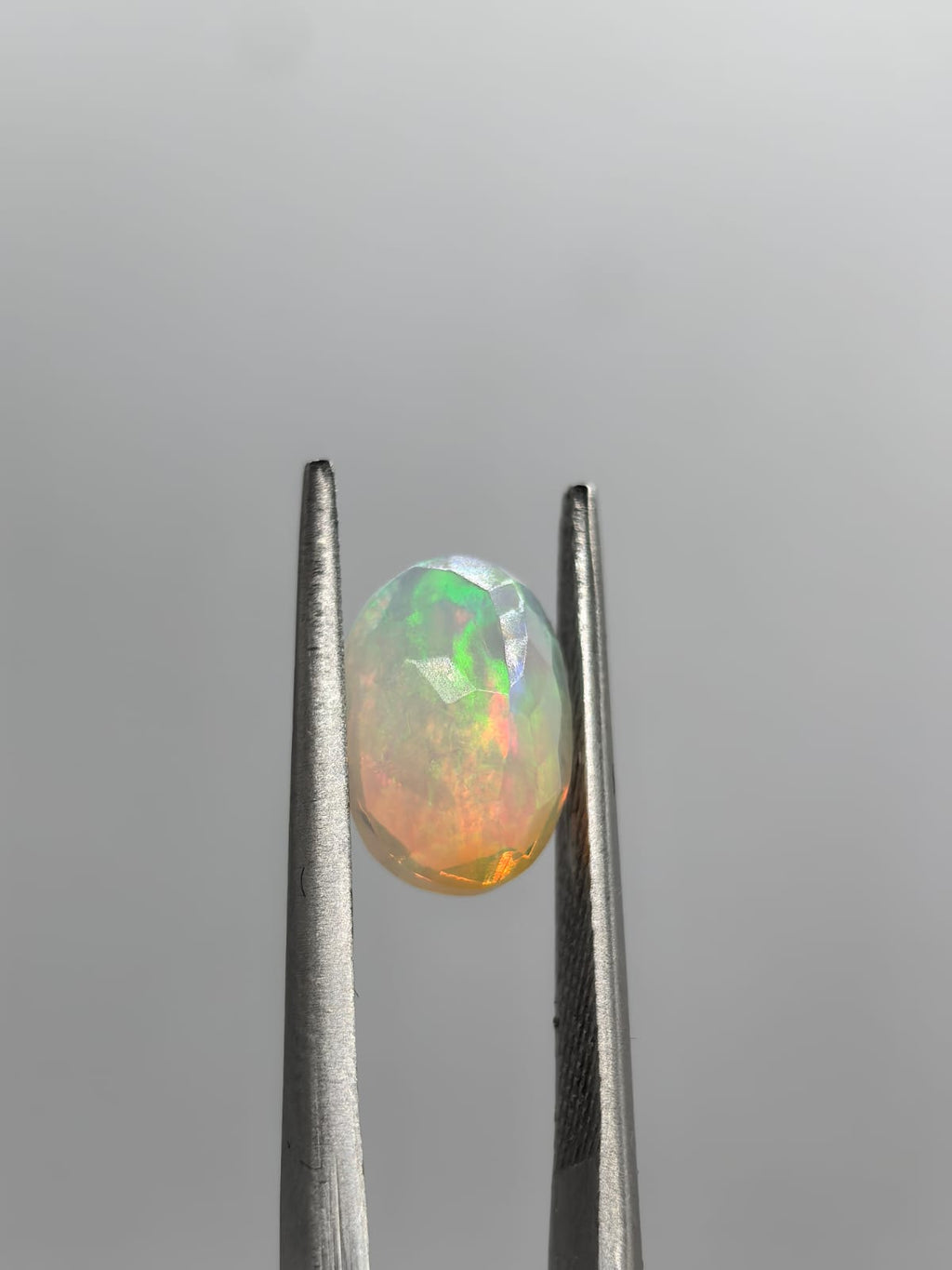 Ópalo ovalado de 1.82ct