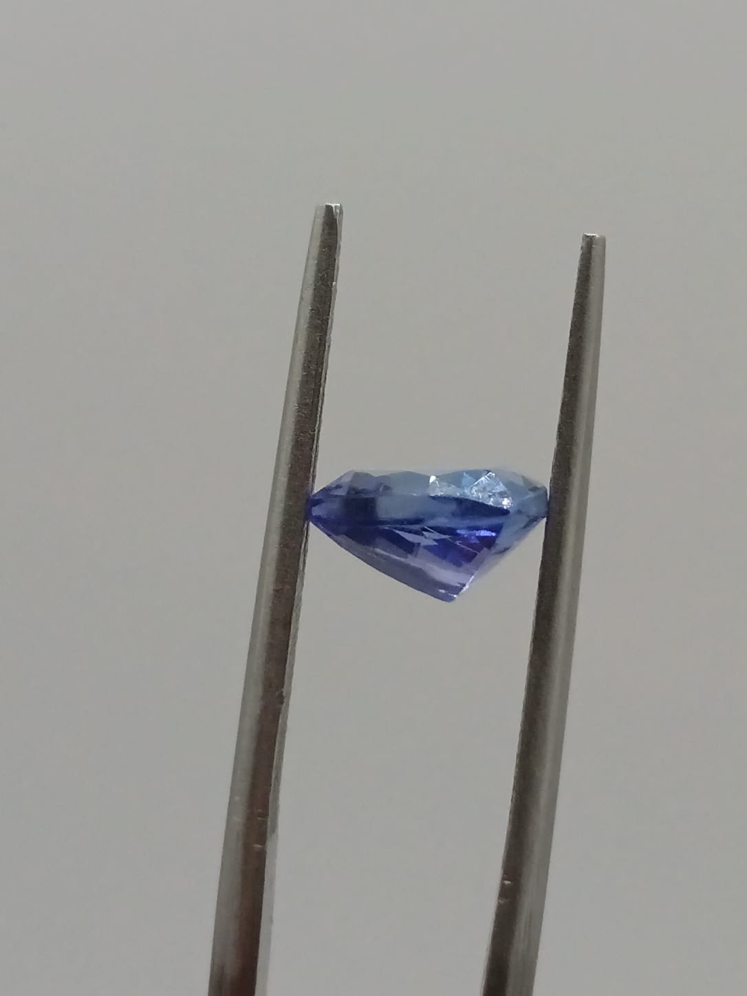 Tanzanita corte trillion de 1.83ct