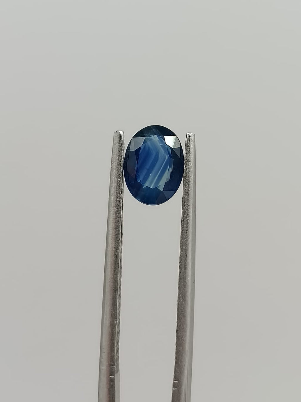 Zafiro ovalado de 0.95ct